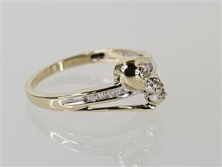 10K Yellow Gold APX 1/10 CTW Round Baguette Diamond Ring SZ 6.5